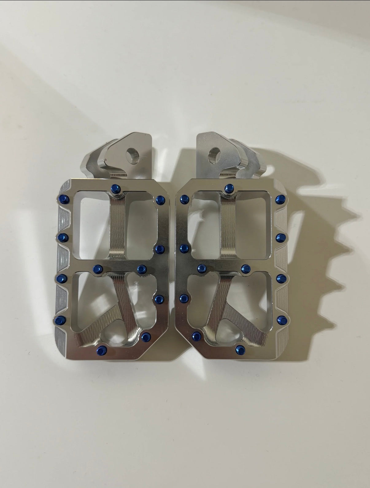 Chrome pegs