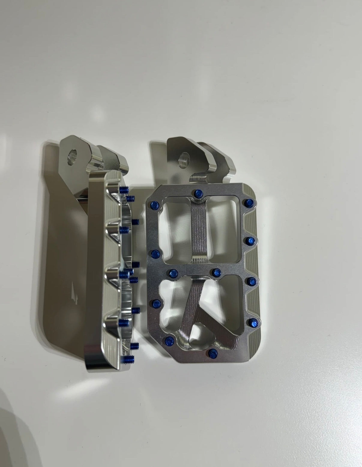 Chrome pegs