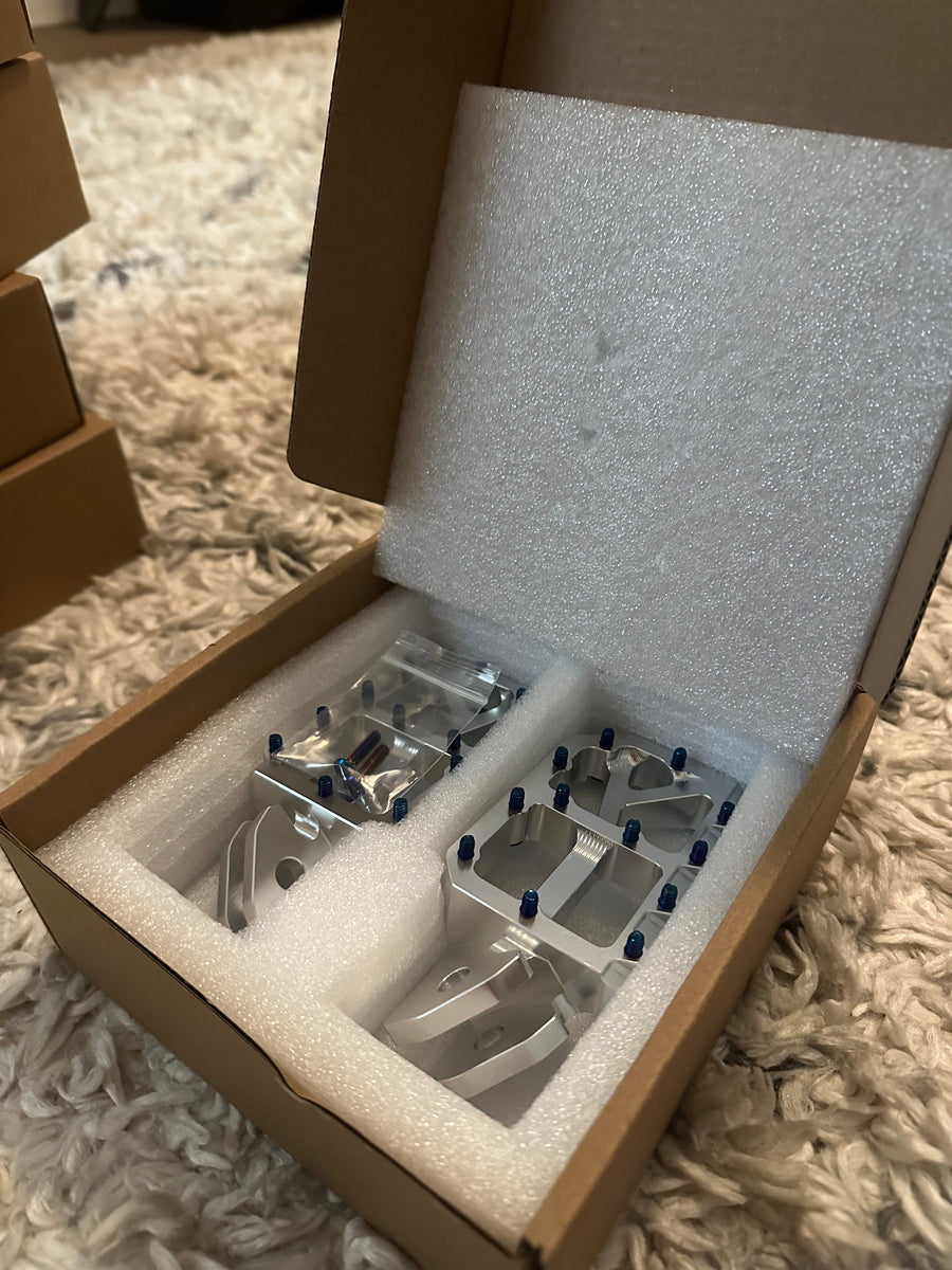 Dxp Foot pegs